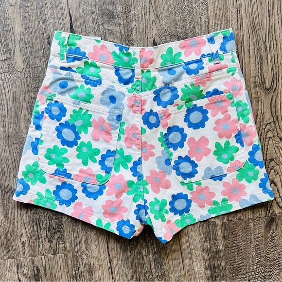 Flower Power High Waisted Shorts Daisy Floral Print Mod White Denim - Picture 2 of 6